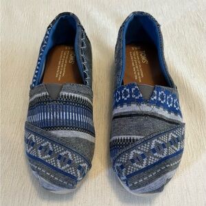 Tom’s Alparagatas Blue Native Print Size 6.5 EUC